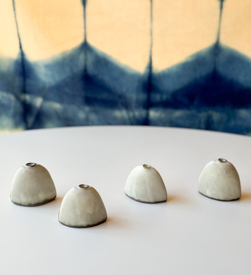 Issaki kiln - Mini bud vase, White