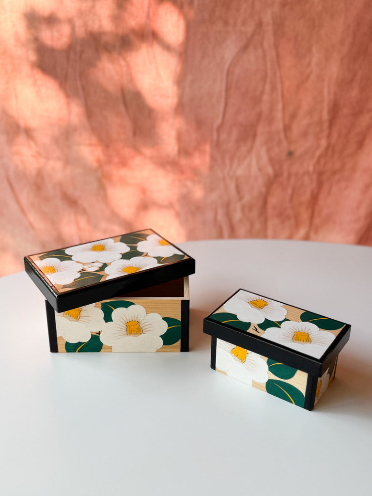 Sumioka Folk Toy Factory - "Hanatebako" Camellia Box, White