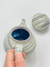 Load image into Gallery viewer, Issaki kiln - Tea Pot stripes
