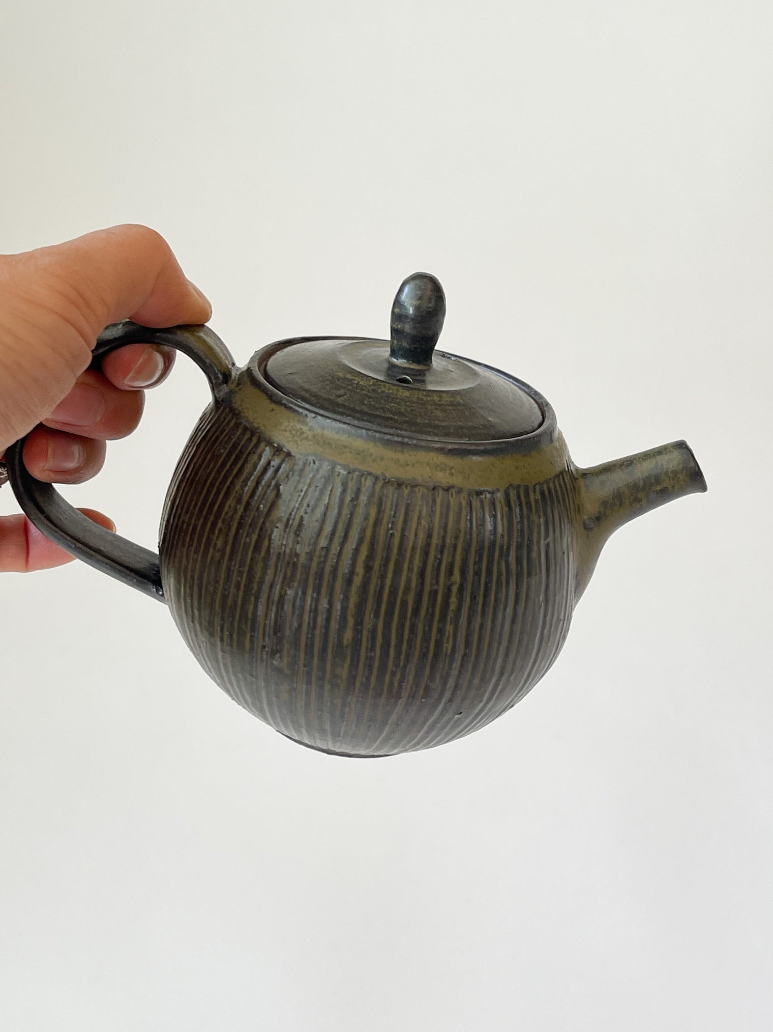 Yamanokuchi Kiln-  Tea pot, Dark