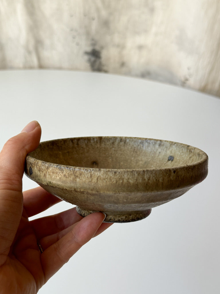 Moriyama Kiln - "Kobachi" small shallow bowl, Tan