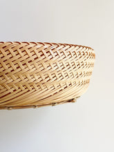 Load image into Gallery viewer, Yasuo Fukusaki - Bamboo basket, Shallow 1
