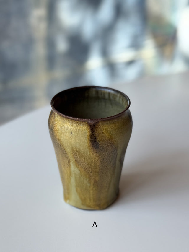 Issaki kiln -  Tumbler with Dark Glaze Flow
