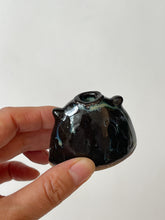 Load image into Gallery viewer, Issaki kiln -  Tiny bud vase
