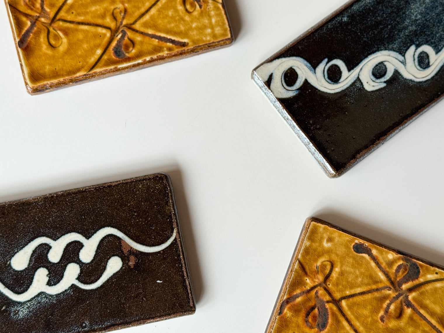 Fumoto Kiln - Slipware, Itazara Slab Plate