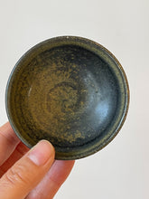 Load image into Gallery viewer, Nakadera kiln - sake cup
