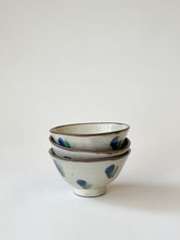 Load image into Gallery viewer, Chihiro Kiln -  &quot;Yachimun&quot; style bowl

