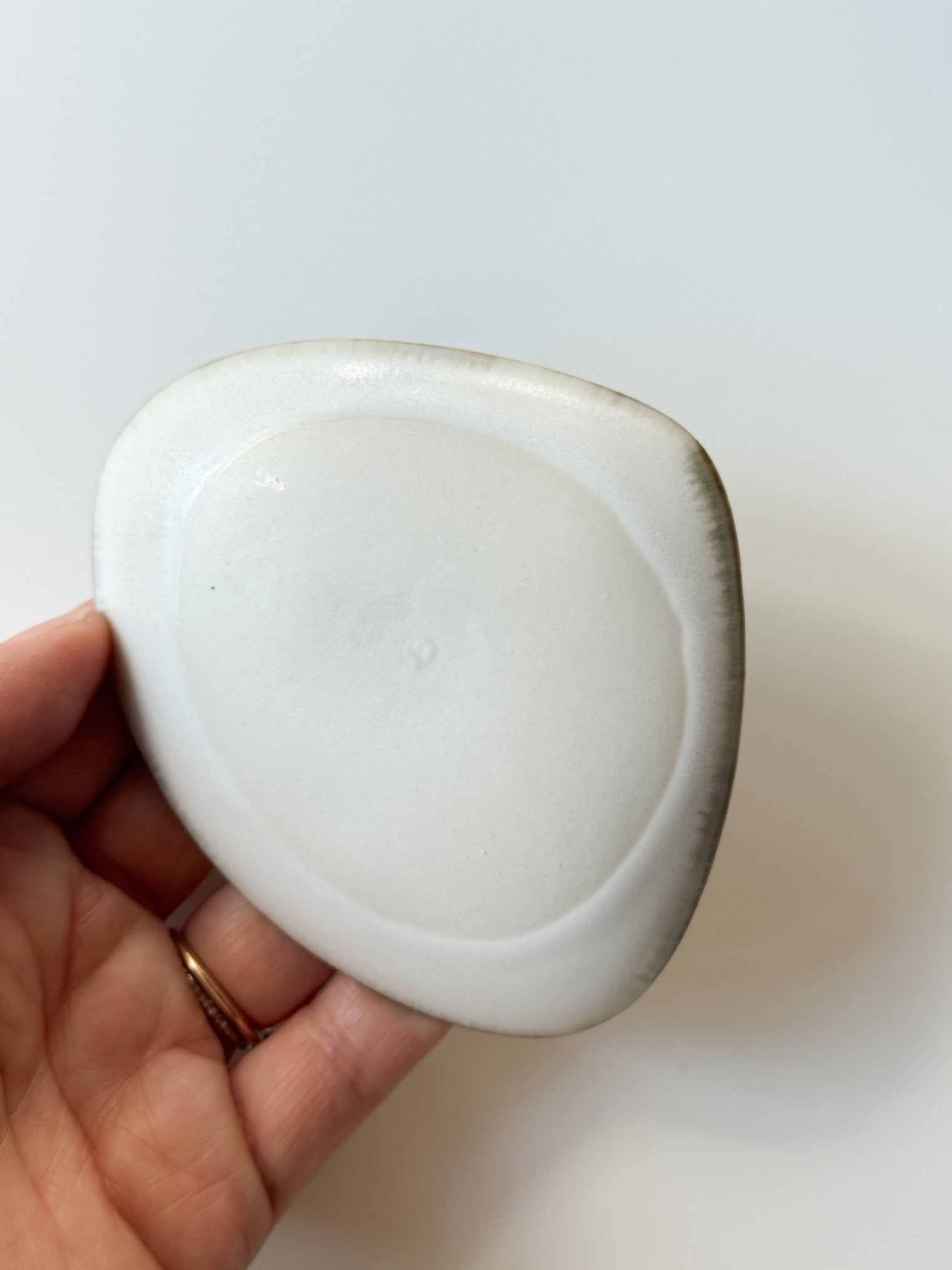 Yuko Shige Porcelain - Shell-Shaped Mini Plate