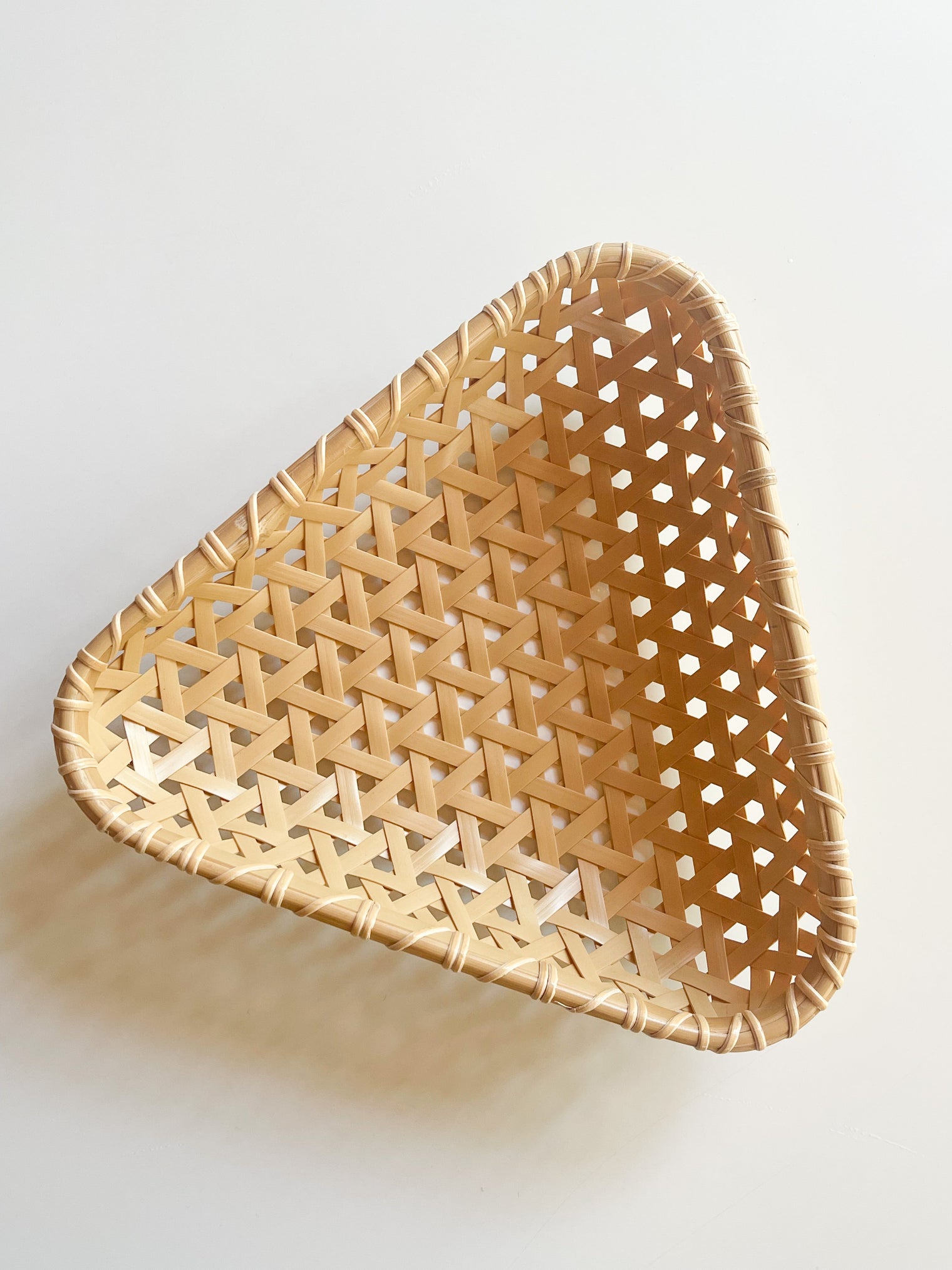 Chikufusha woven company - Bamboo triangle basket