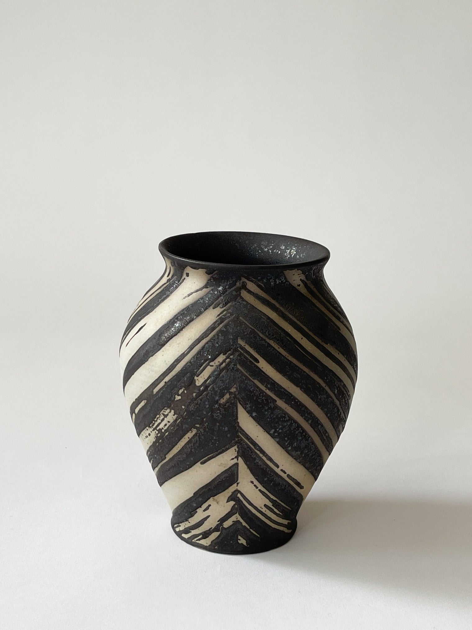 Issaki kiln -  "Monyo" vase