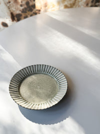 Yamanokuchi Kiln - "Rinka" Flower Plate