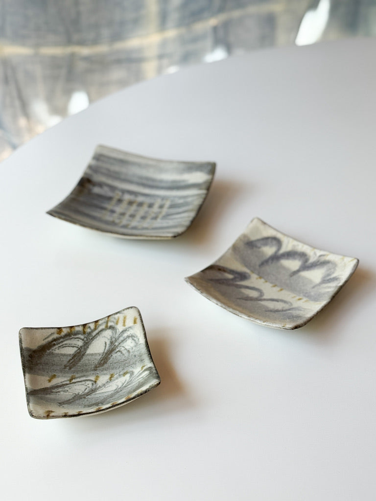 Issaki kiln -  Square Plate Set