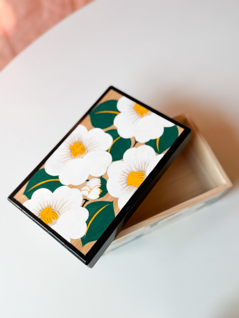 Sumioka Folk Toy Factory - "Hanatebako" Camellia Box, White