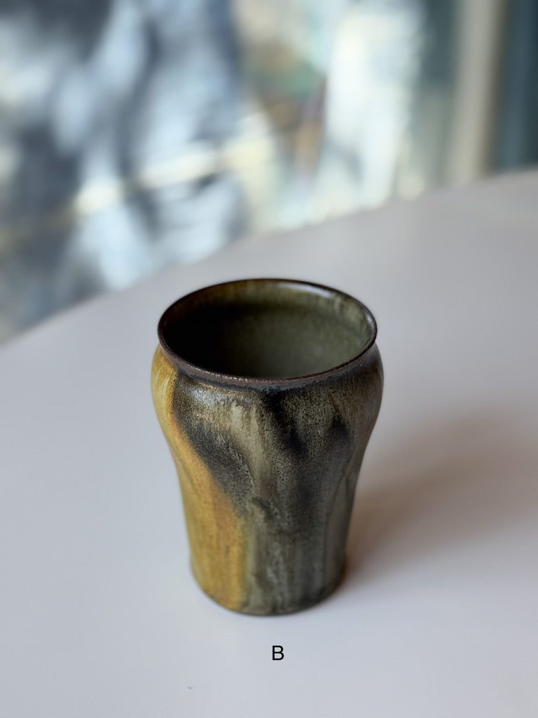 Issaki kiln -  Tumbler with Dark Glaze Flow