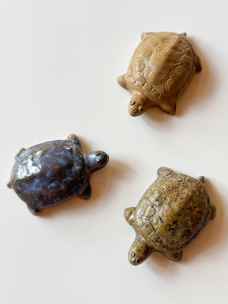 Nakadera kiln - Tortoise Paperweight