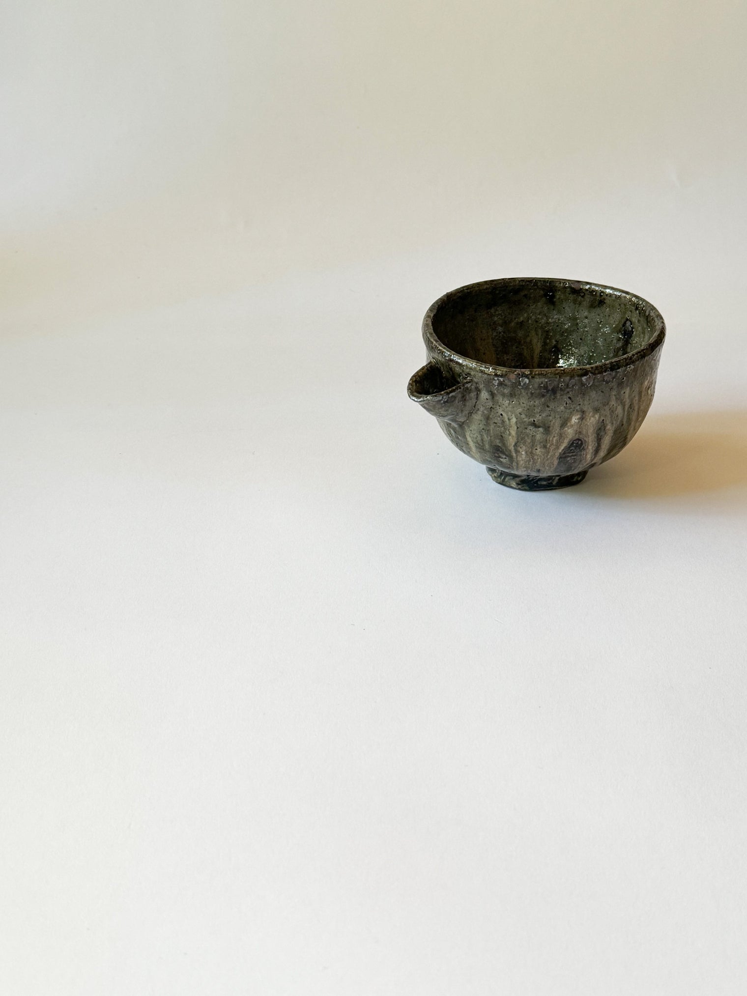 Moriyama Kiln -  "Teno" katakuchi bowl, Dark