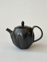 Load image into Gallery viewer, Yamanokuchi Kiln-  Tea pot, Black squash
