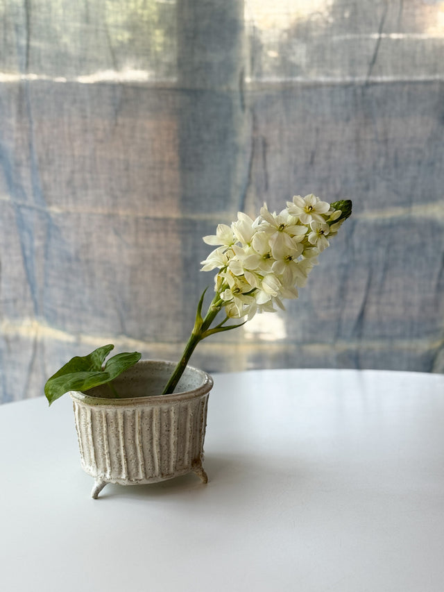 Yamanokuchi Kiln - Ovel Folwer Vase with Legs
