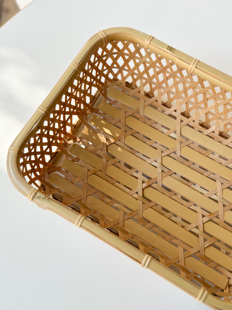 Bamboo Basket by Youn Minyoung - "Sukkiri Kago"