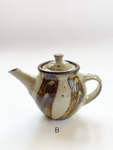 Load image into Gallery viewer, Fumoto Kiln  - Teapot stripes
