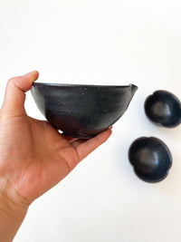 Yamanokuchi Kiln - "Mitsuba" clover Bowl