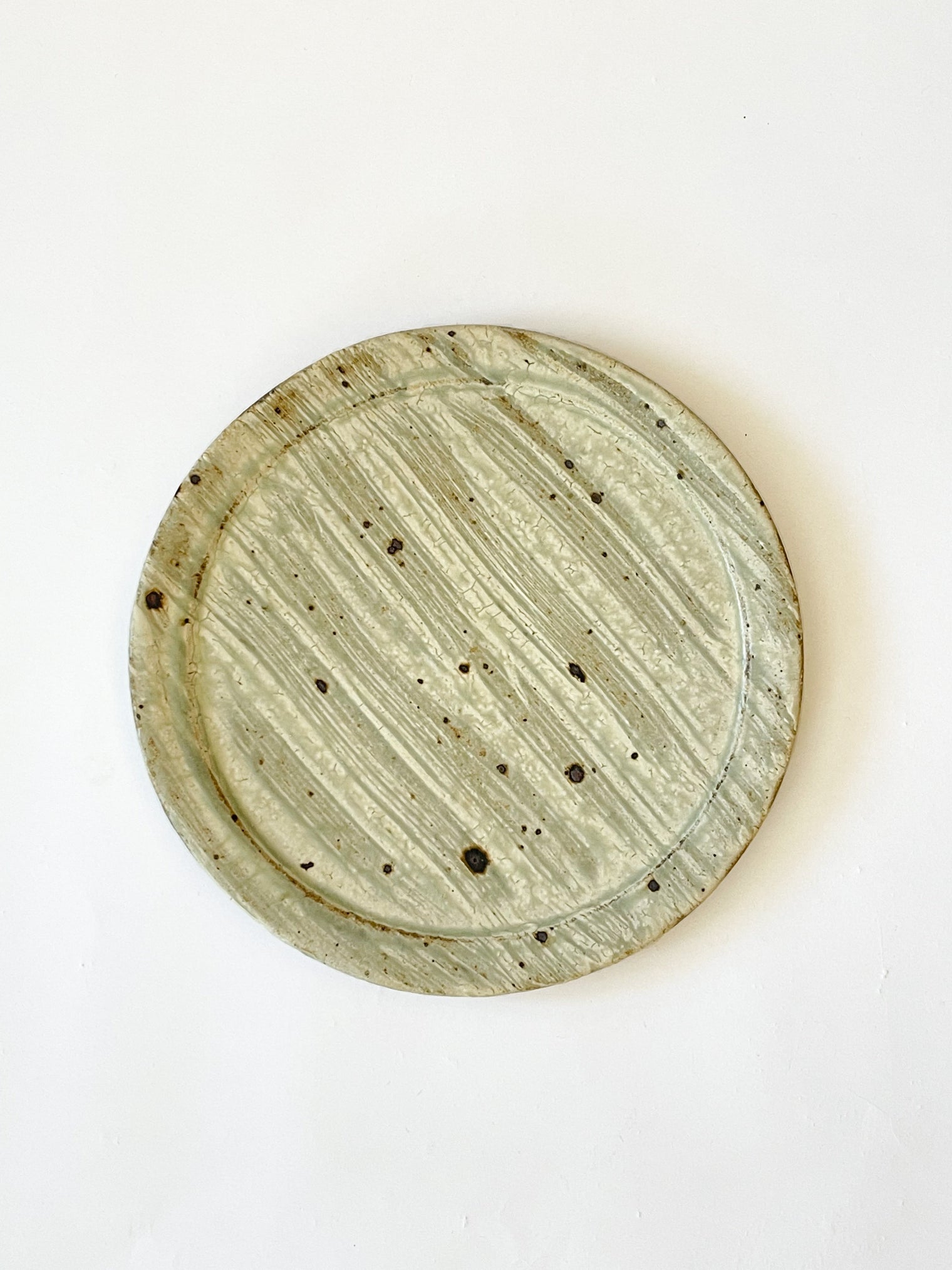 Moriyama Kiln -  Round platter "Hakeme"