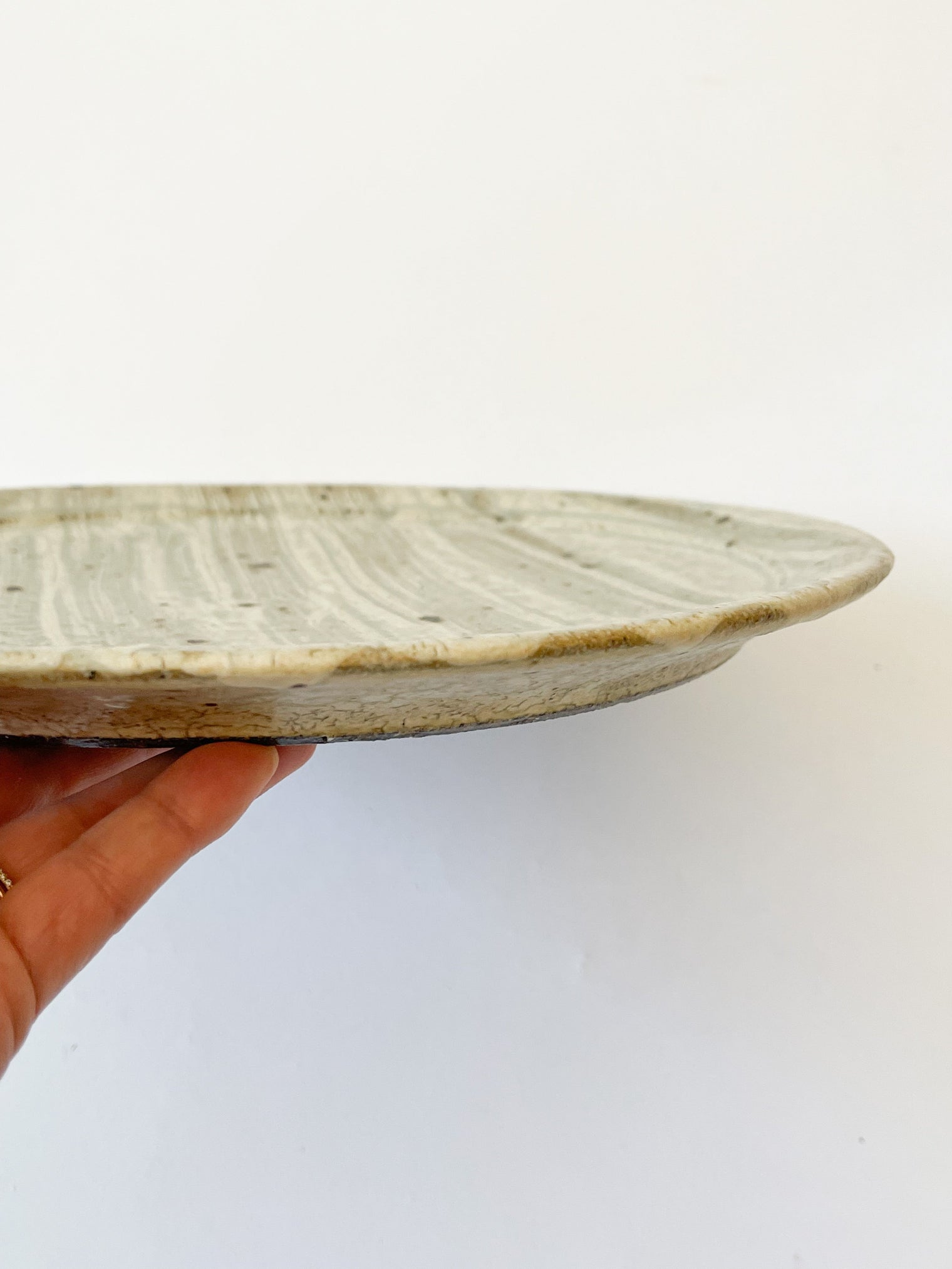 Moriyama Kiln -  Round platter "Hakeme"