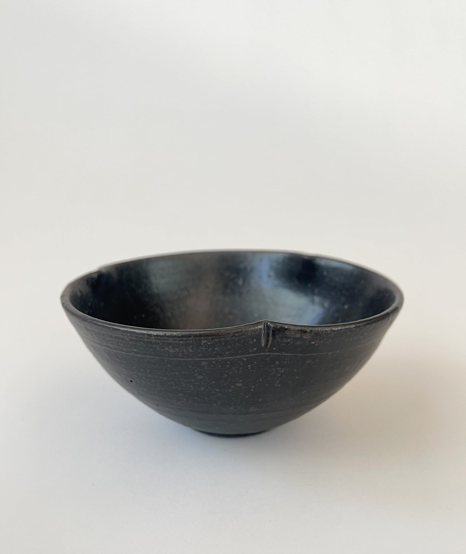 Yamanokuchi Kiln - "Mitsuba" clover Bowl