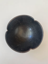 Yamanokuchi Kiln - "Mitsuba" clover Bowl