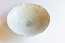 Load image into Gallery viewer, Moriyama Kiln - Serving bowl &quot;Lotus leaf&quot;
