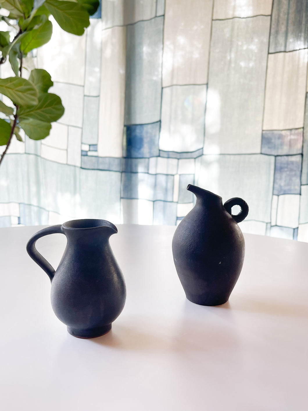 Issaki kiln -  Pitcher, Kuro 1