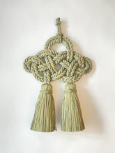 Load image into Gallery viewer, Straw decoration - Yudasuki

